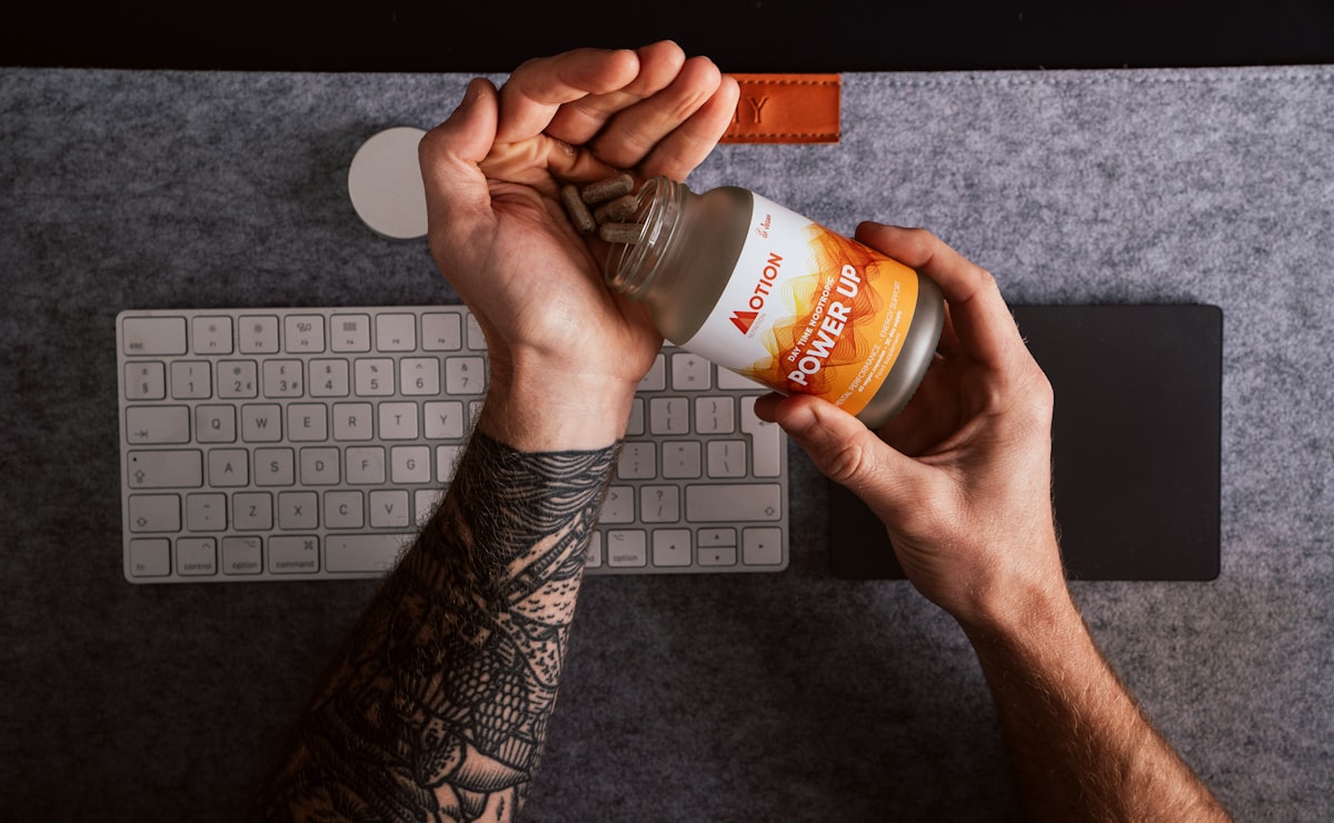 Daily multivitamin routine for men's wellness